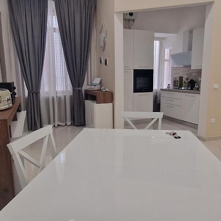 Appartamento B&B La Dimora Di Parthenope Napoli Ngoại thất bức ảnh