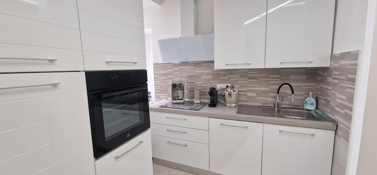 Appartamento B&B La Dimora Di Parthenope Napoli Ngoại thất bức ảnh