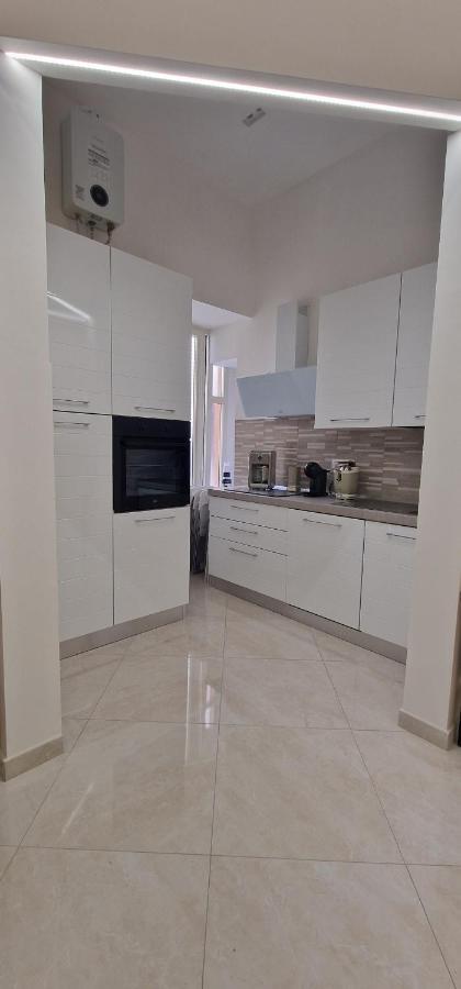 Appartamento B&B La Dimora Di Parthenope Napoli Ngoại thất bức ảnh
